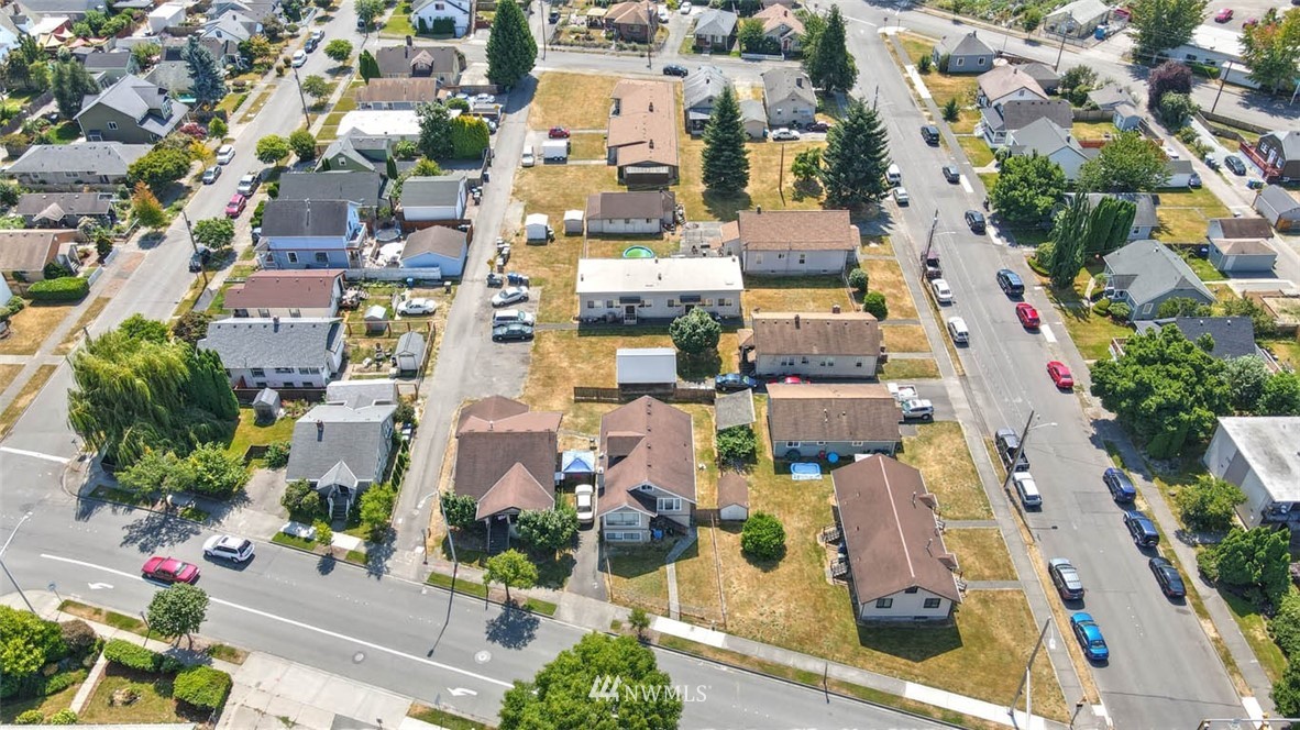 234 Williams Avenue North Renton, WA 98057 - Photo 1 of 12 Gallery Image 1