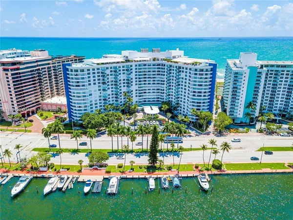 $6,500 | 5161 Collins Avenue, Unit 412, Miami Beach, FL 33140