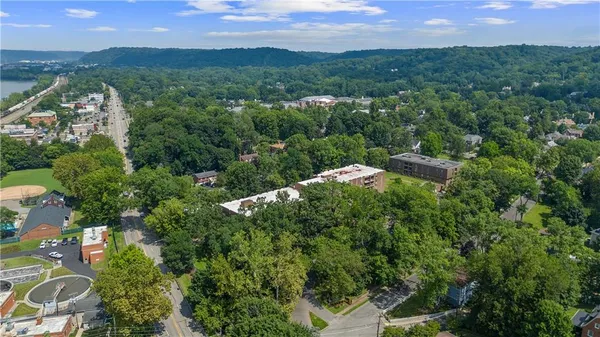 $165,000 | 201 Grant Street, Unit 609, Sewickley, PA 15143