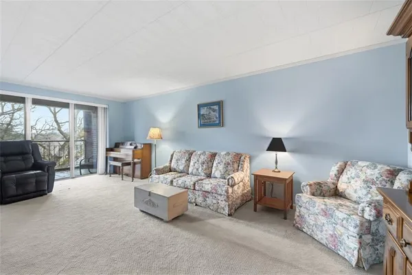 $165,000 | 201 Grant Street, Unit 609, Sewickley, PA 15143