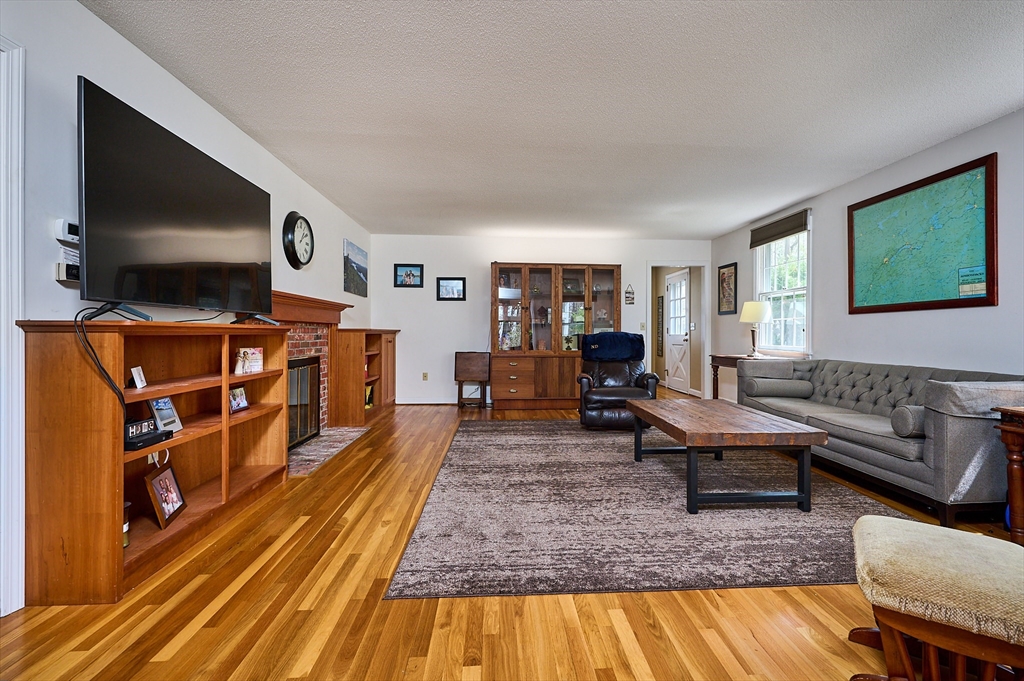 71 Sand Hill Road Amherst, MA 01002 - Photo 4 of 41 Gallery Image 4
