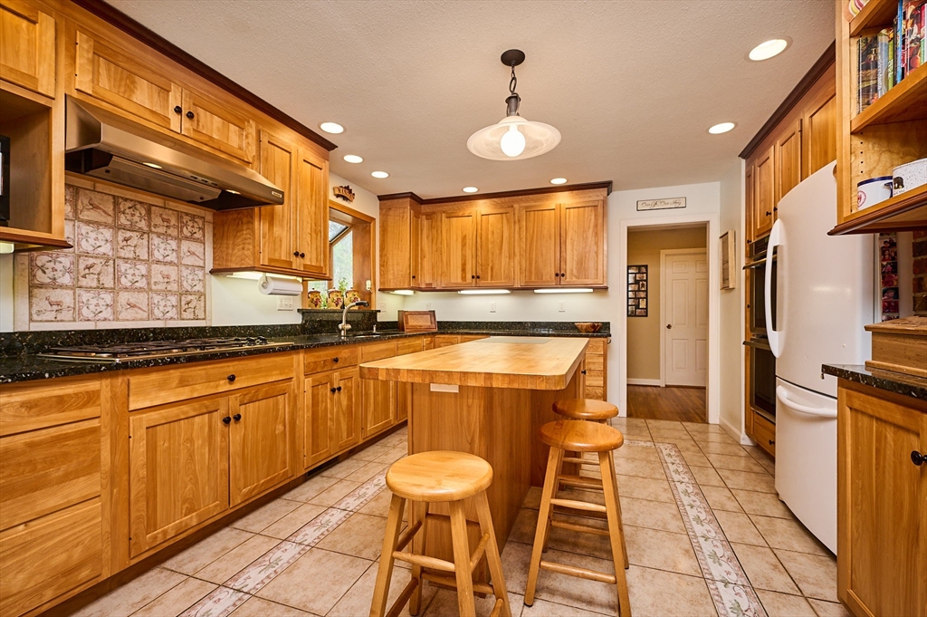 71 Sand Hill Road Amherst, MA 01002 - Photo 9 of 41 Gallery Image 9