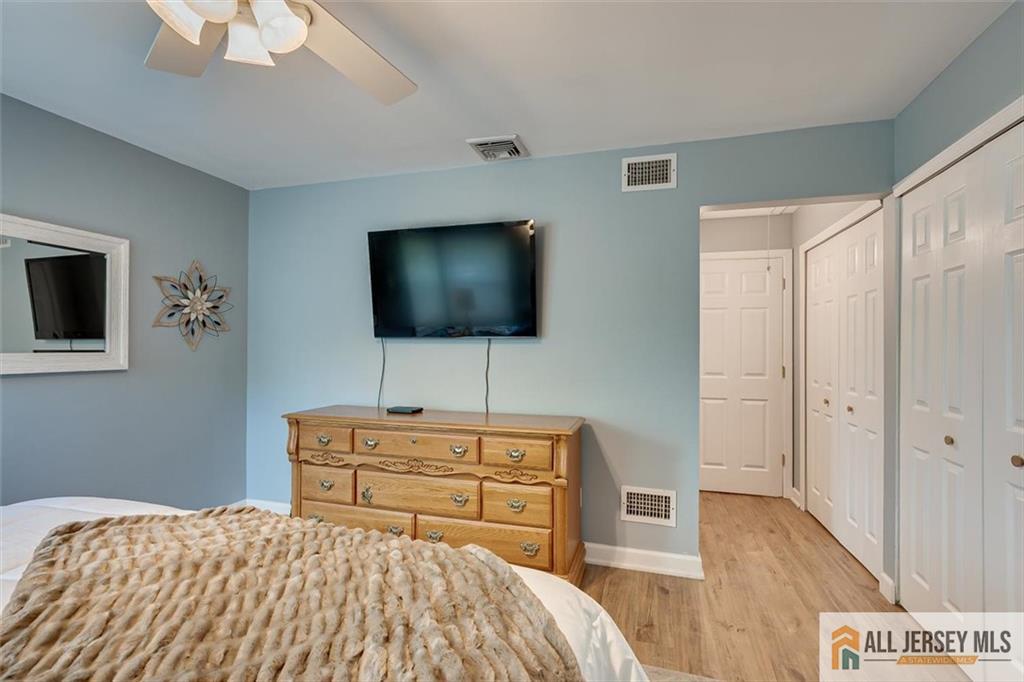 39 Kendall Road Kendall Park, NJ 08824 - Photo 21 of 41