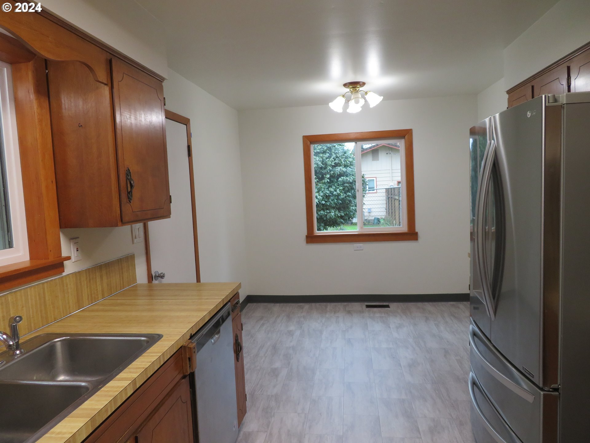 1304 Northeast Newall Road Newberg, OR 97132 - Photo 15 of 30 Gallery Image 15