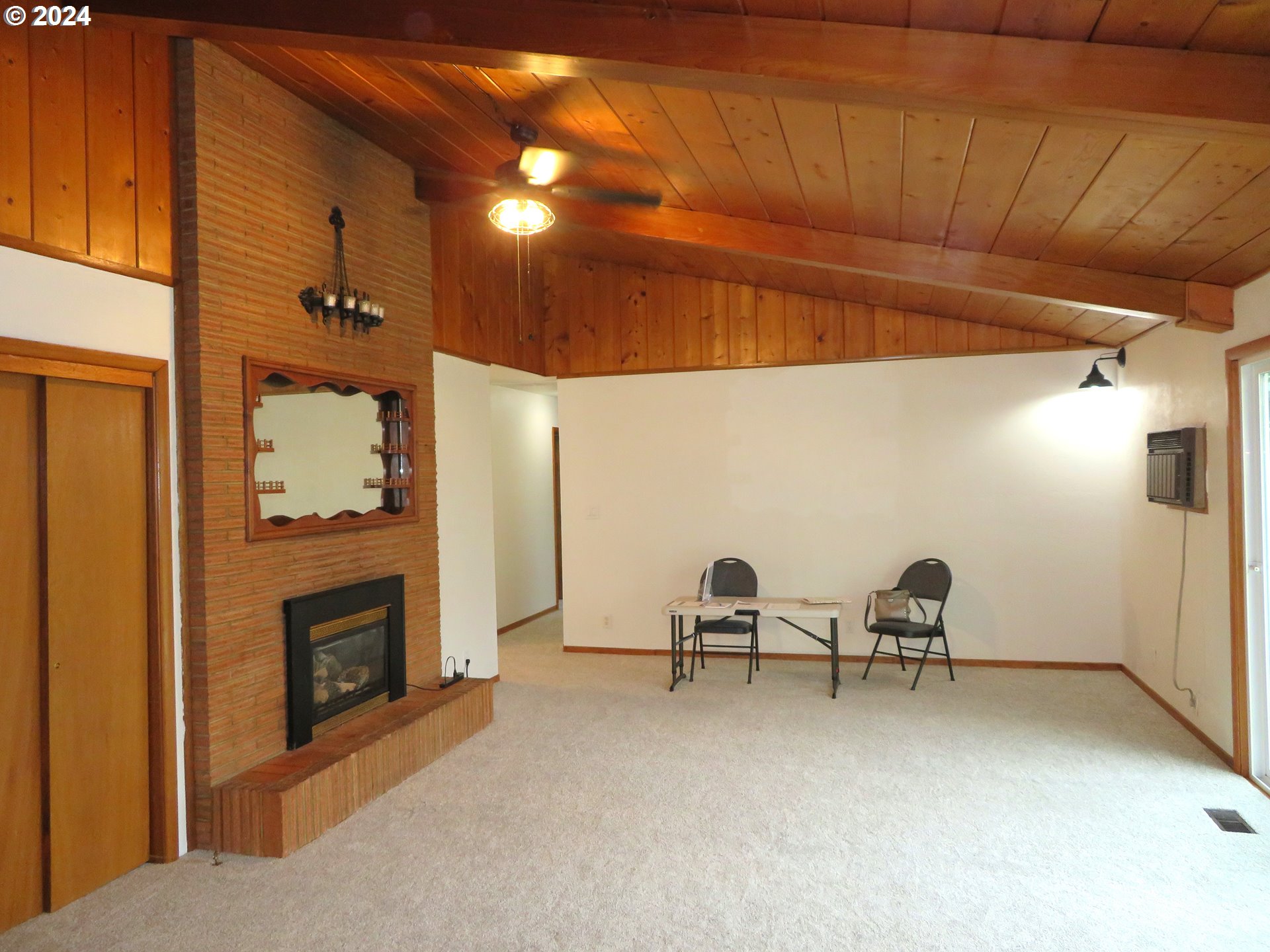 1304 Northeast Newall Road Newberg, OR 97132 - Photo 8 of 30 Gallery Image 8