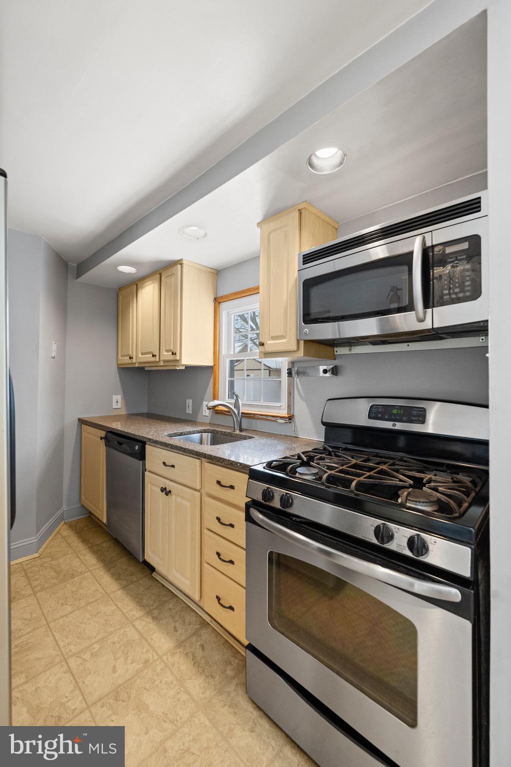 2233 Clayton Road Morton, PA 19070 - Photo 11 of 27 Gallery Image 11