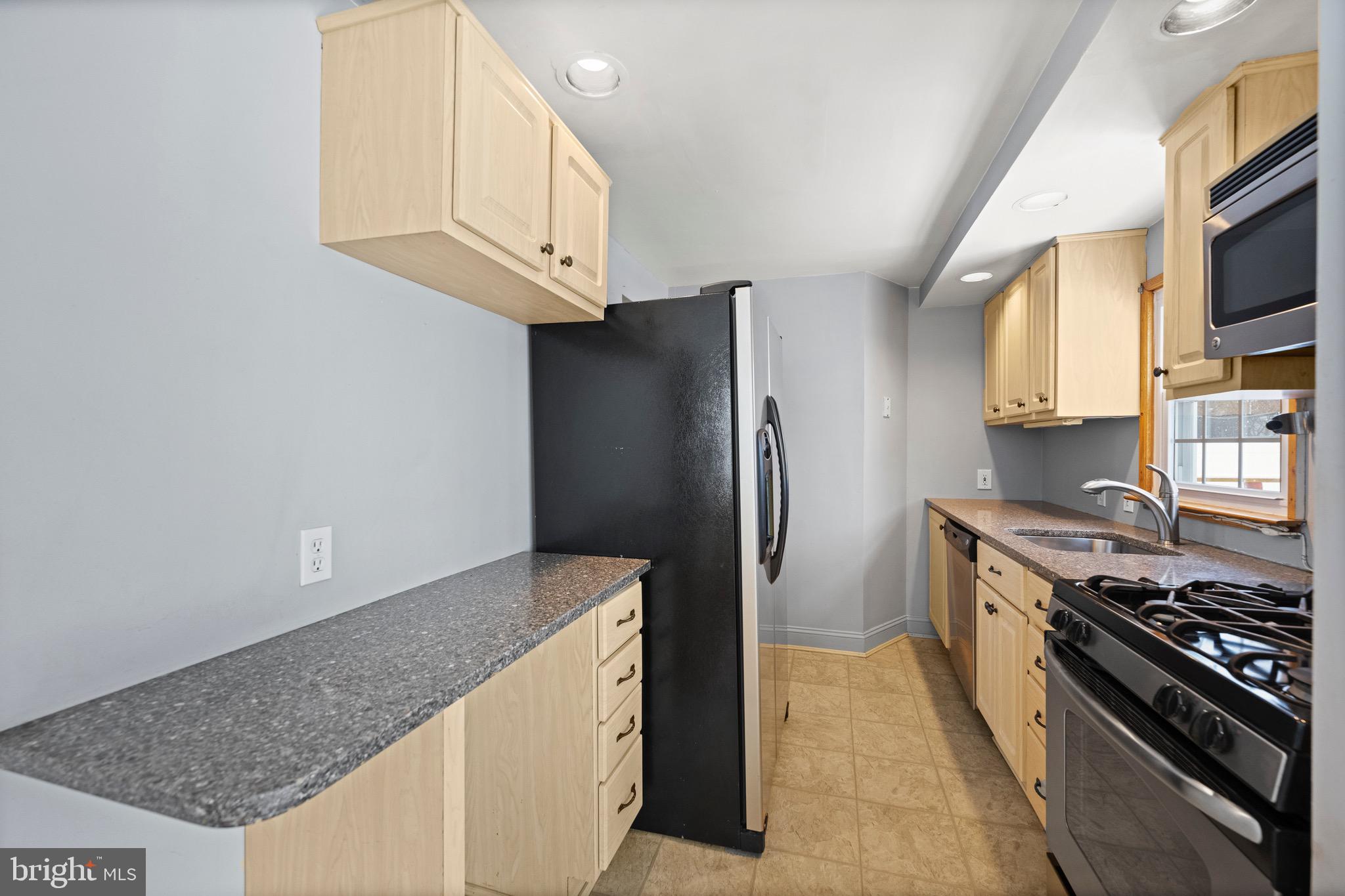 2233 Clayton Road Morton, PA 19070 - Photo 9 of 27 Gallery Image 9