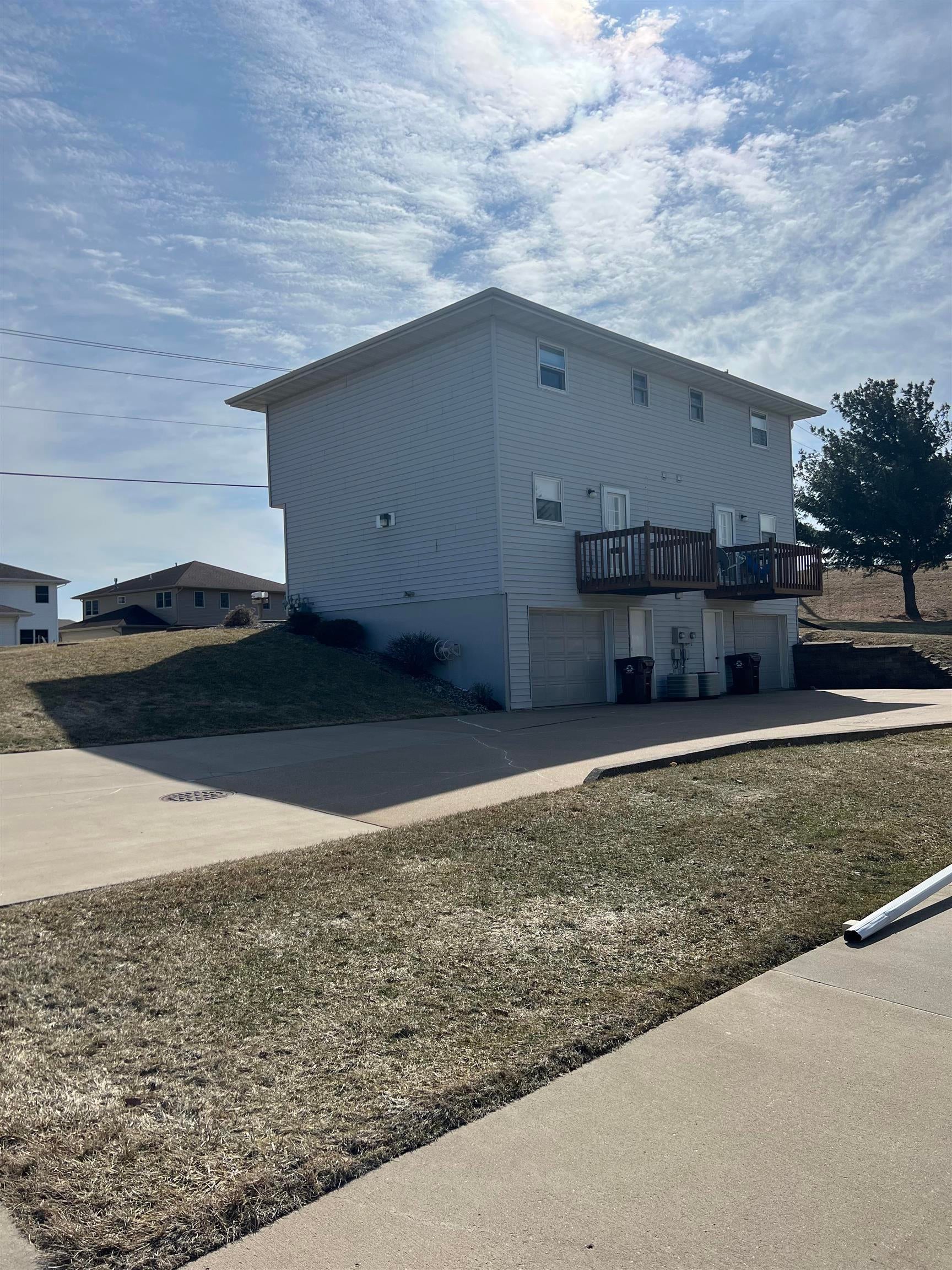 2085 Radford Road, Unit 2095 RADFORD RD Dubuque, IA 52002 - Photo 2 of 11 Gallery Image 2