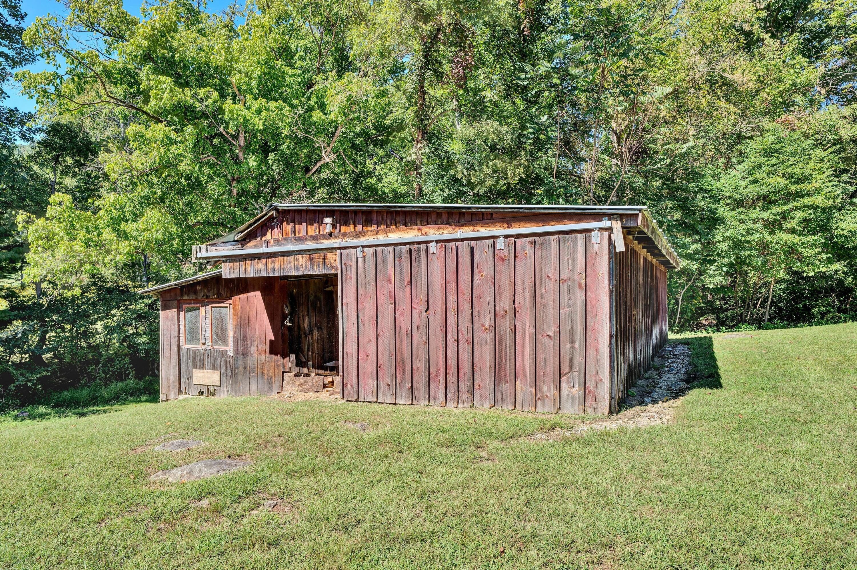 91 Masons Knob Road Boones Mill, VA 24065 - Photo 33 of 36 91 Masons Knob - Pic 33