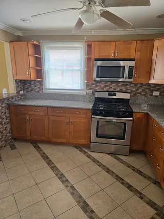 $1,775 | 253 Mantua Street, Park Forest, IL 60466