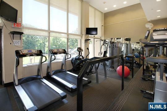 2 Horizon Road, Unit 1030 Fort Lee, NJ 07024 - Photo 16 of 28