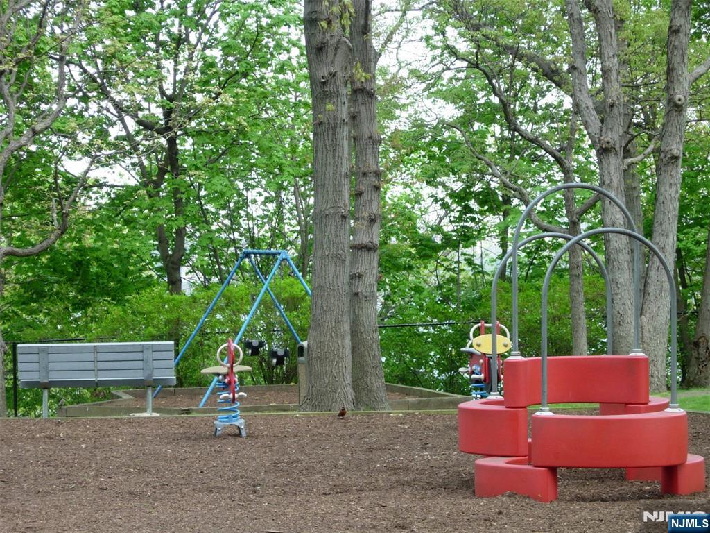 2 Horizon Road, Unit 1030 Fort Lee, NJ 07024 - Photo 18 of 28