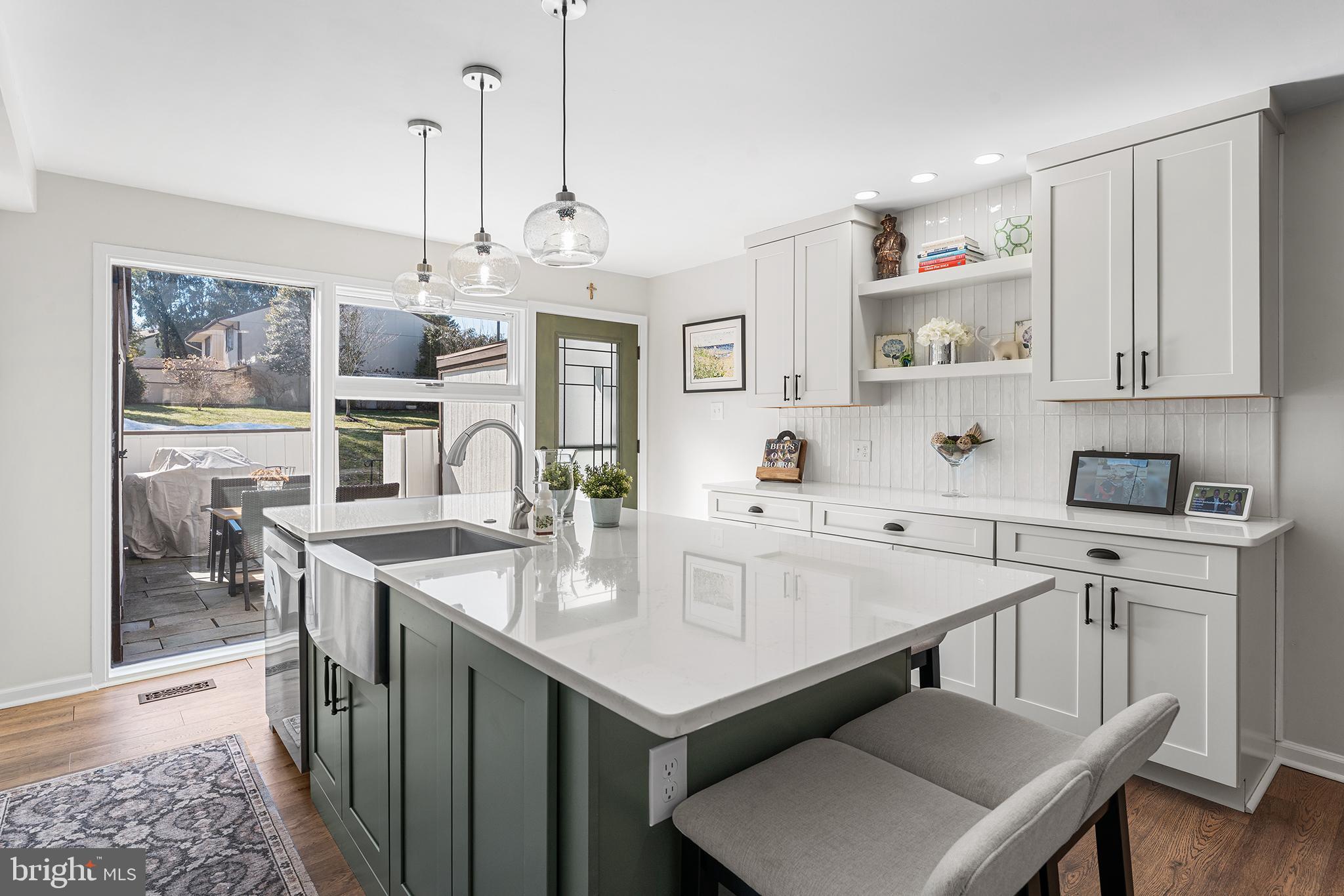2 Smoke Rise New Hope, PA 18938 - Photo 7 of 27 Light, Bright & Airy - A Pleasure to Come Home To