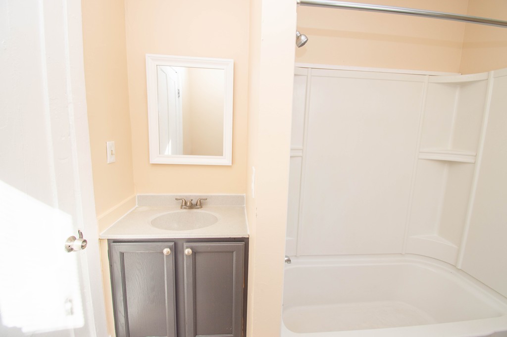 20 Allen Street Springfield, MA 01108 - Photo 8 of 12