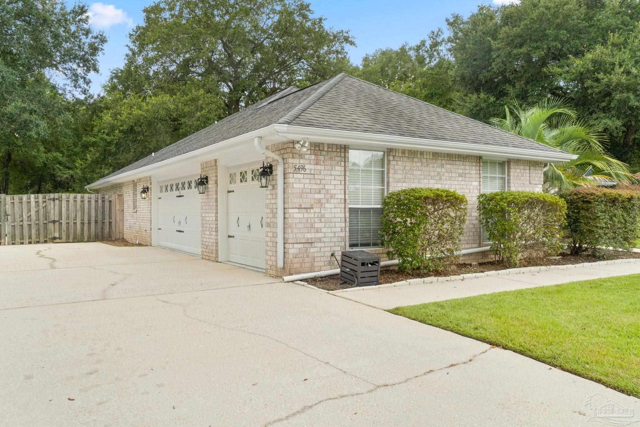 5496 Heatherton Road Milton, FL 32570 - Photo 2 of 37 Gallery Image 2