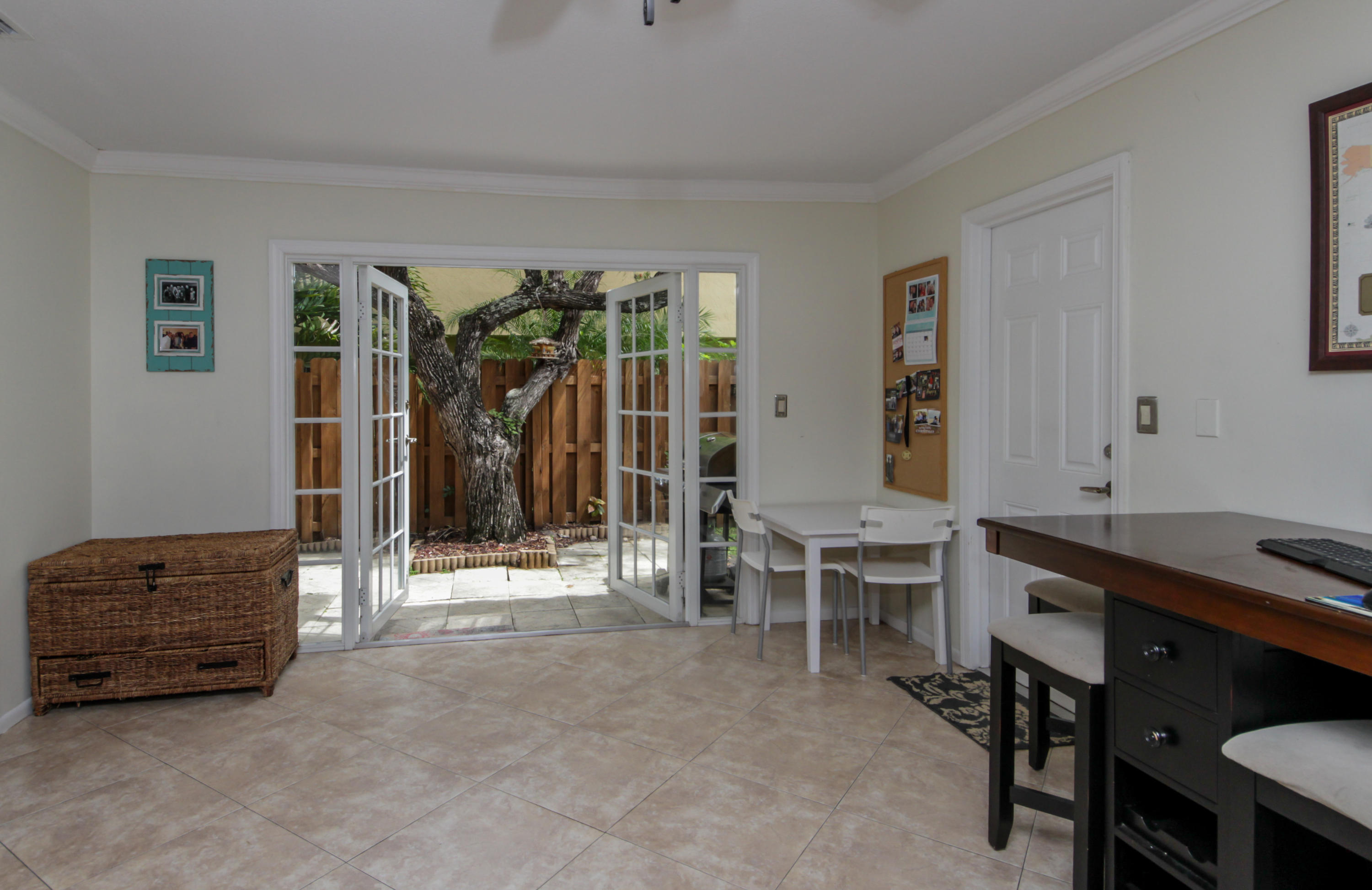 1337 Southwest 2nd Street Boca Raton, FL 33486 - Photo 18 of 22 Family Room