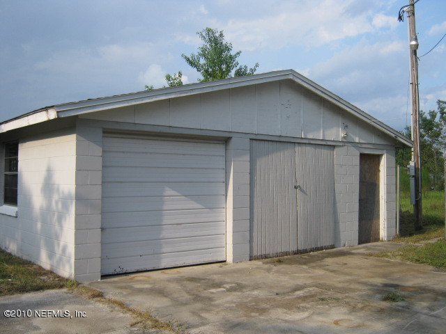 2106 Mallard Road Middleburg, FL 32068 - Photo 3 of 10 Detached Garage