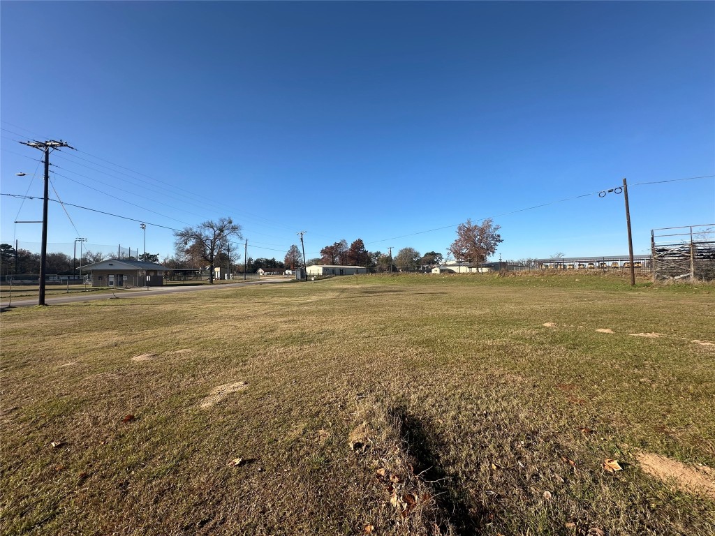 306 Stadium Street Buffalo, TX 75831 - Photo 6 of 8 a view of an ocean with a big yard