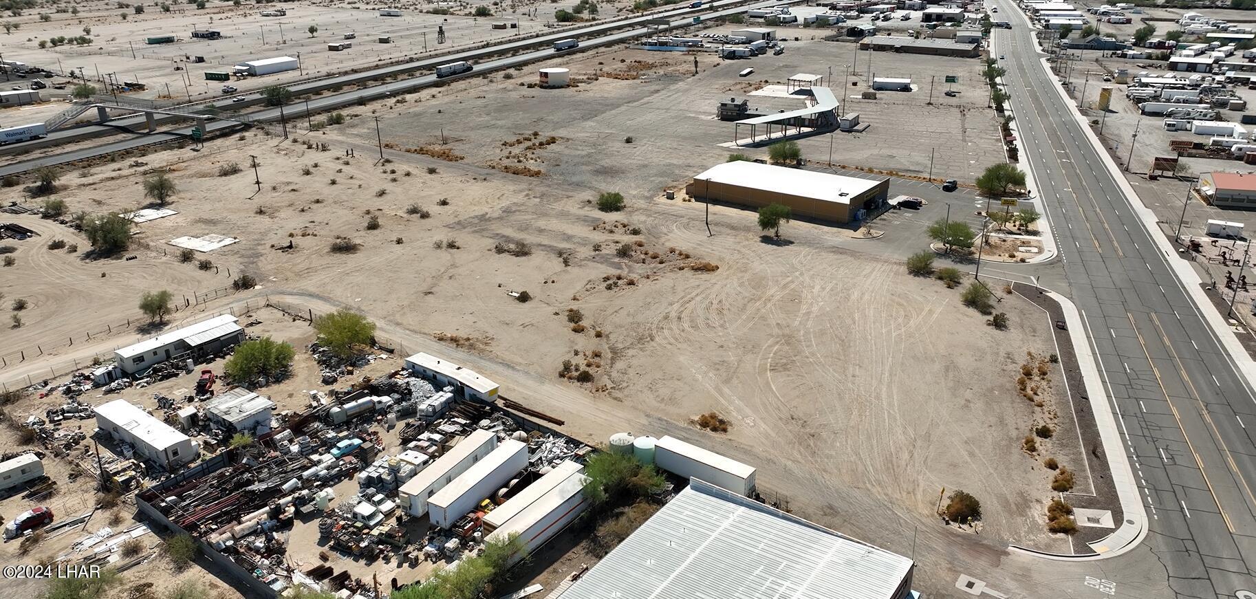 815 West Main Street Quartzsite, AZ 85346 - Photo 3 of 12 an aerial view of barbeque area