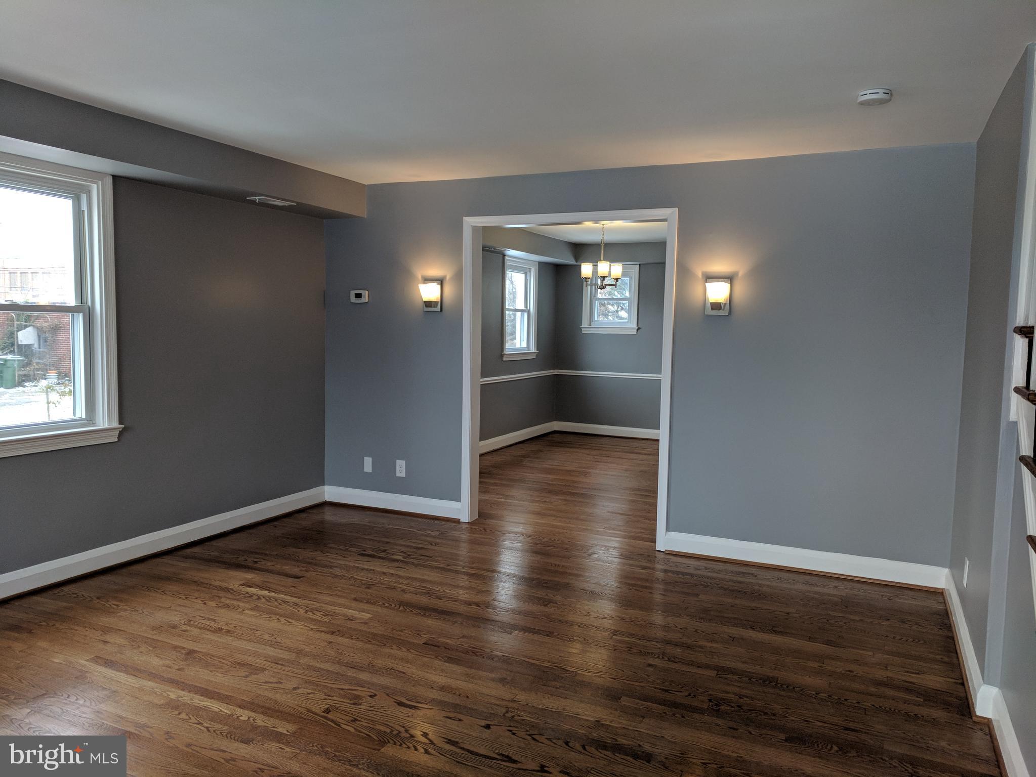 700 Benninghaus Road Baltimore, MD 21212 - Photo 3 of 30 Living Room