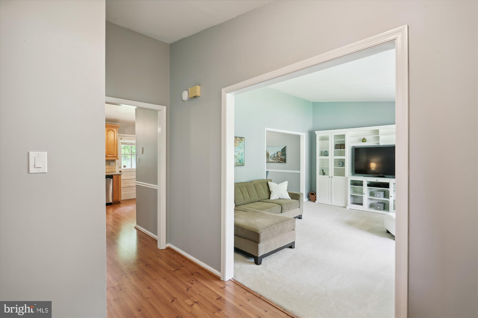2017 Kings House Road Silver Spring, MD 20905 - Photo 23 of 95 Foyer