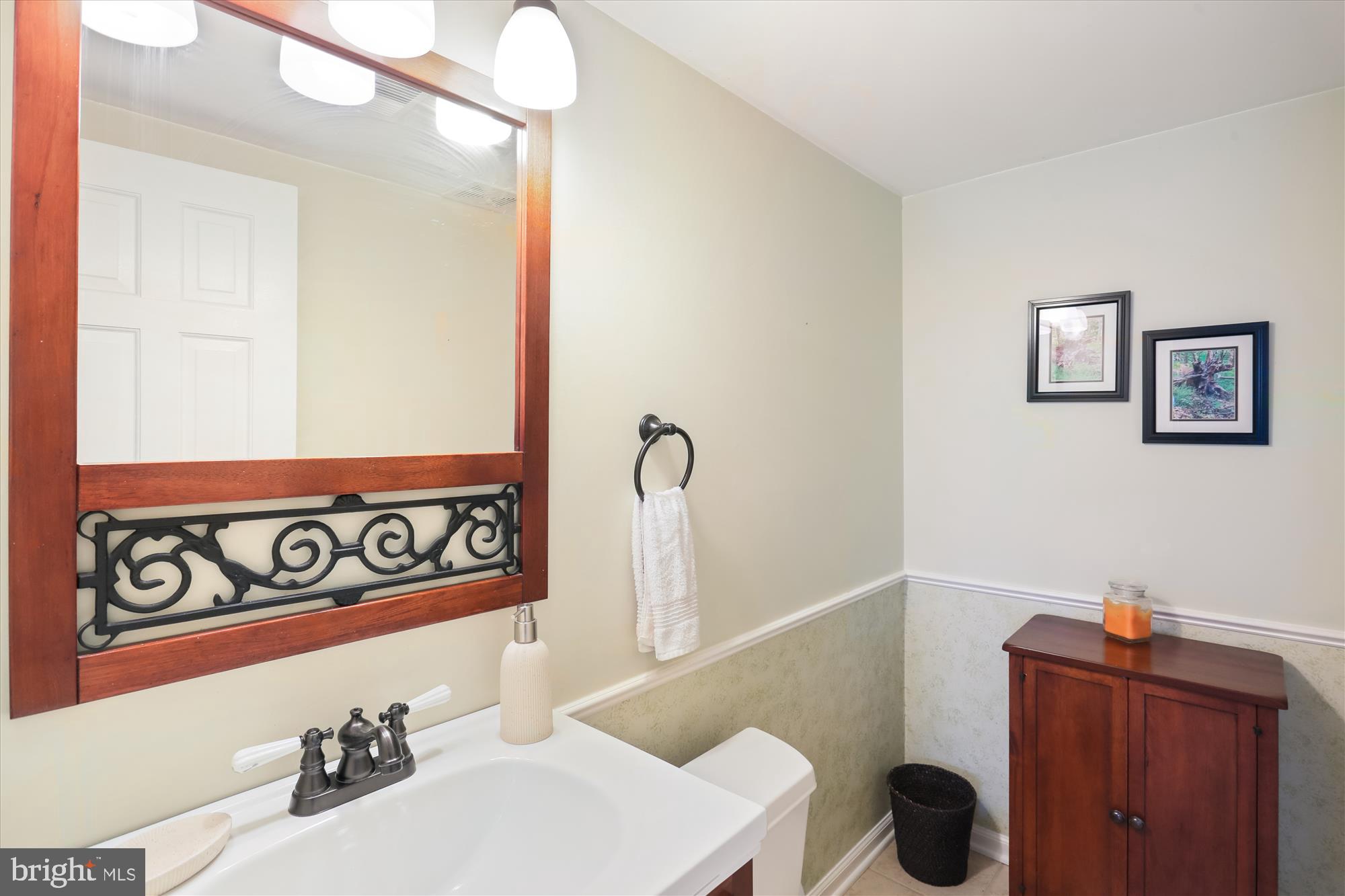 2017 Kings House Road Silver Spring, MD 20905 - Photo 76 of 95 Powder Room