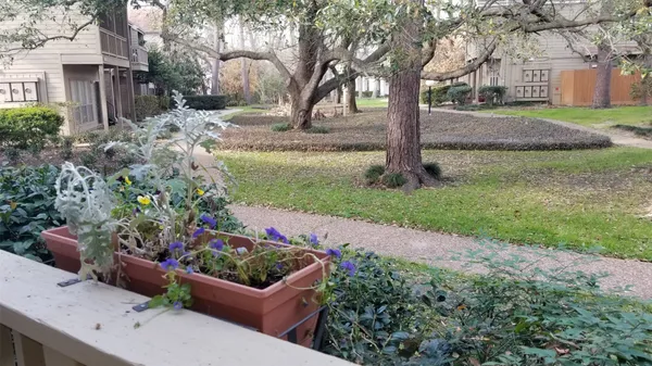 $1,449 | 2100 Tanglewilde Street, Unit 525, Houston, TX 77063