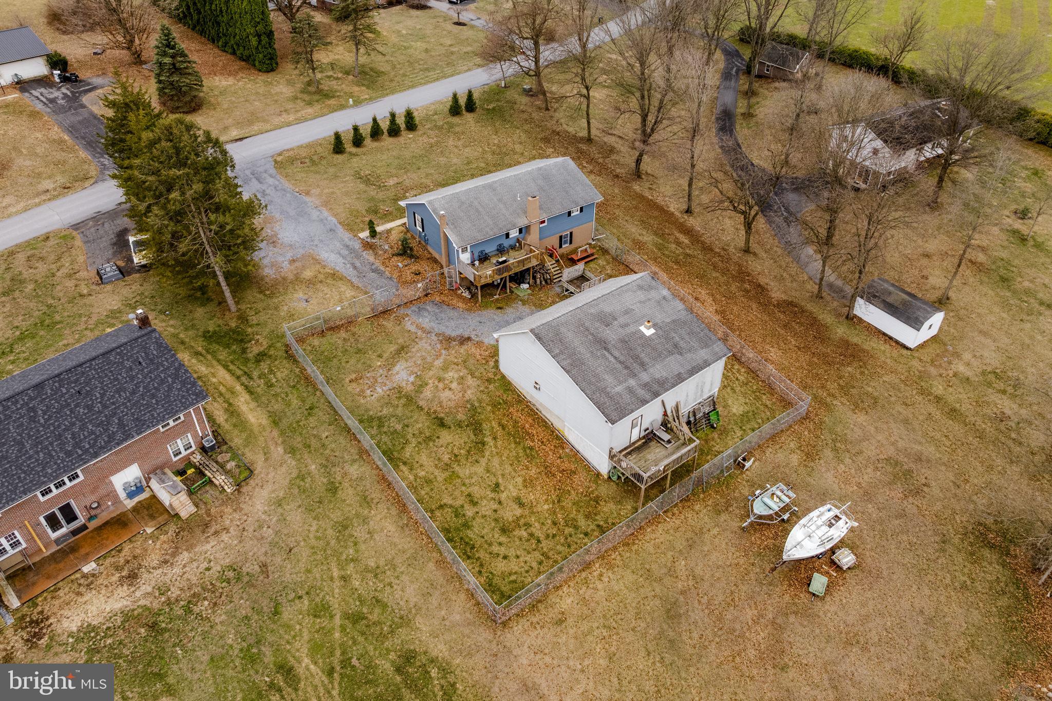 89 Cross Key Road Bernville, PA 19506 - Photo 4 of 20 swimming pool with a couch