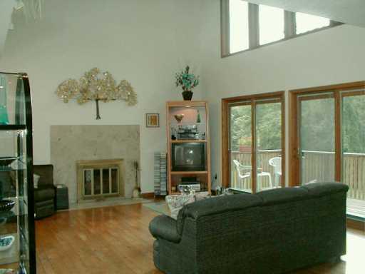 1812 Hassam Road Coraopolis, PA 15108 - Photo 2 of 8 Gallery Image 2