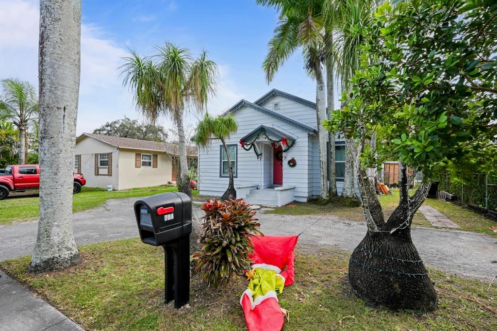 708 Northwest 15th Street Homestead, FL 33030 - Photo 2 of 32