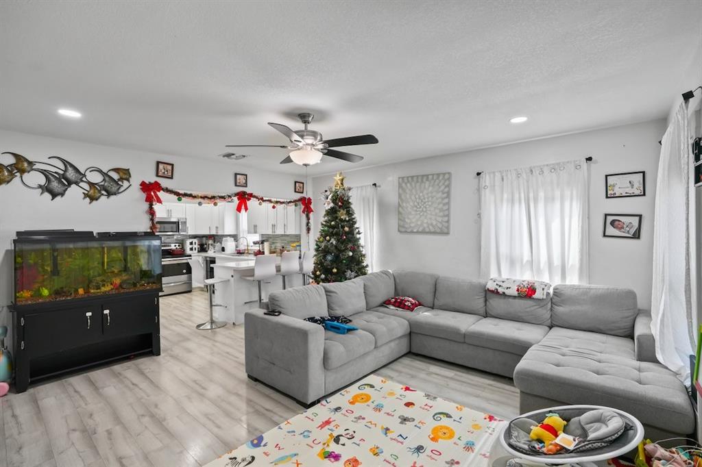 708 Northwest 15th Street Homestead, FL 33030 - Photo 7 of 32