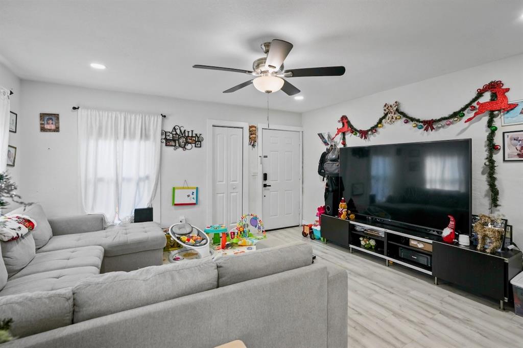 708 Northwest 15th Street Homestead, FL 33030 - Photo 8 of 32