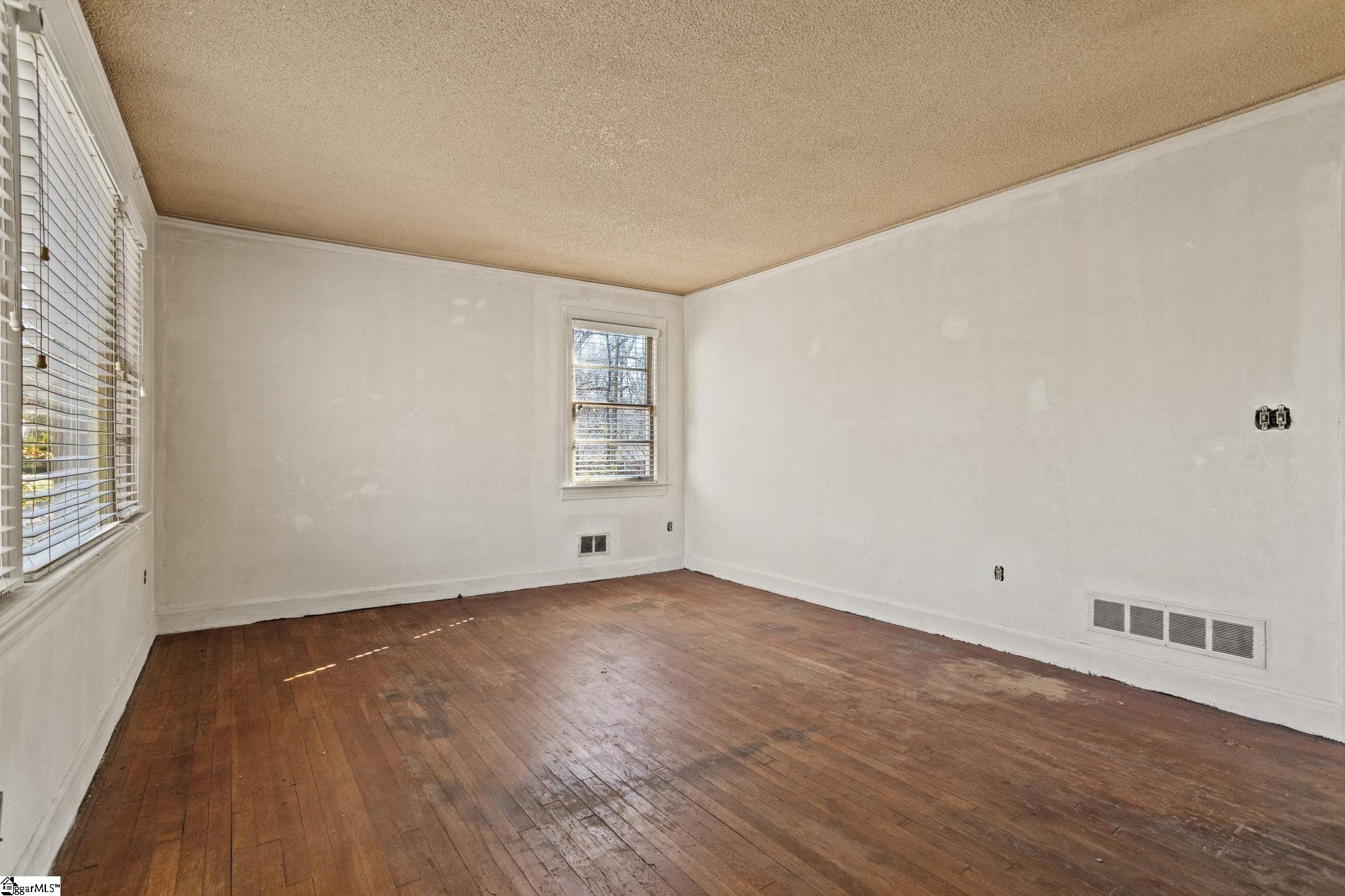 114 Mayfair Drive Taylors, SC 29687 - Photo 9 of 21