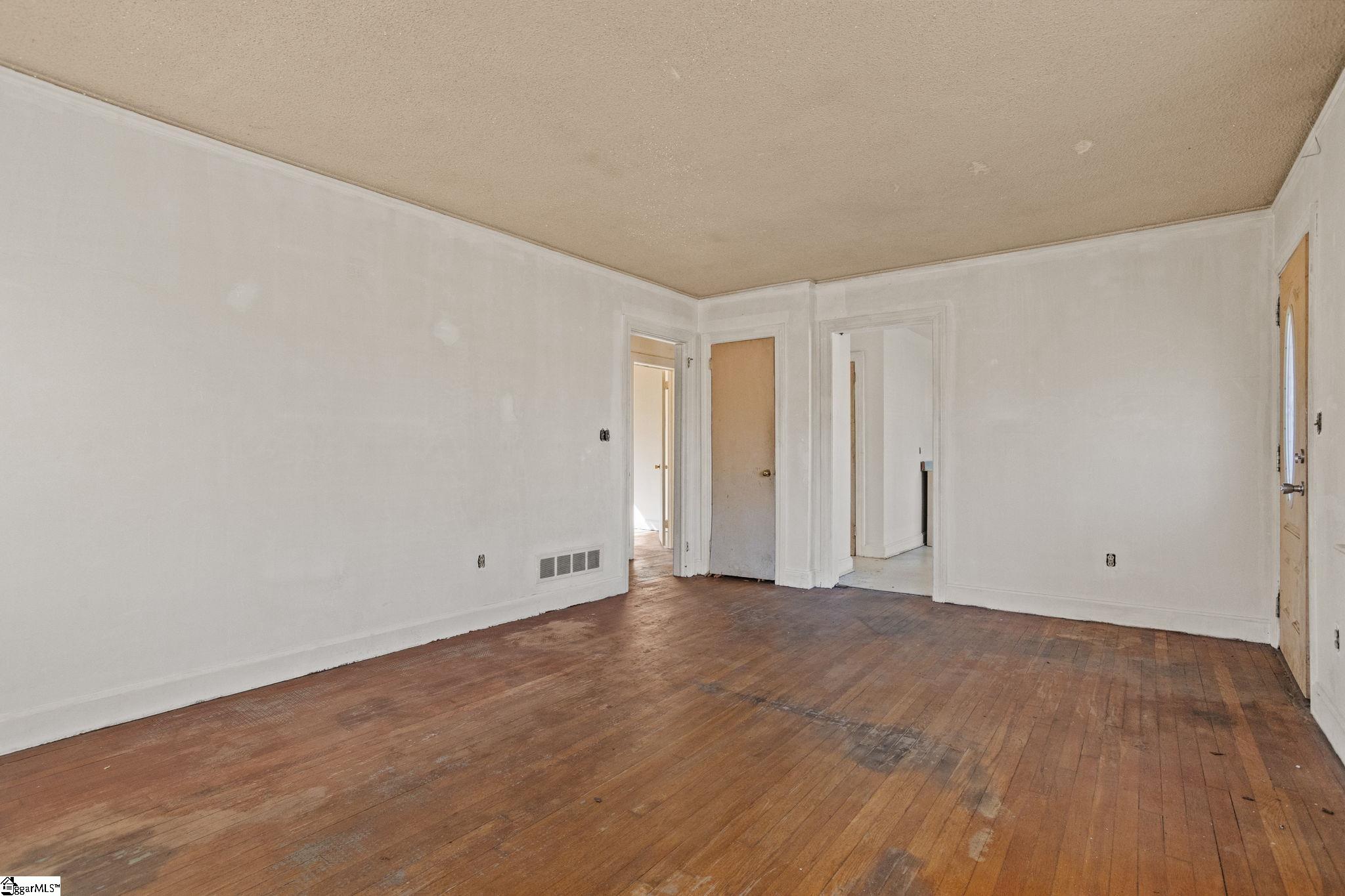 114 Mayfair Drive Taylors, SC 29687 - Photo 10 of 21