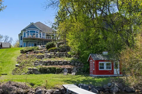 $2,200,000 | 208 East Lake Street, Waconia, MN 55387