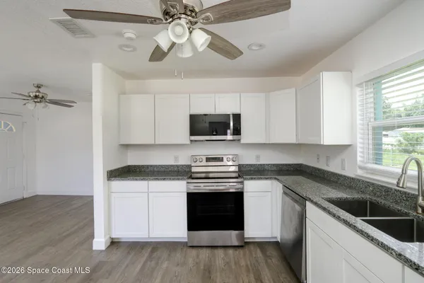 $1,900 | 356 Vesta Circle, Melbourne, FL 32901