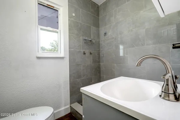 $1,900 | 356 Vesta Circle, Melbourne, FL 32901