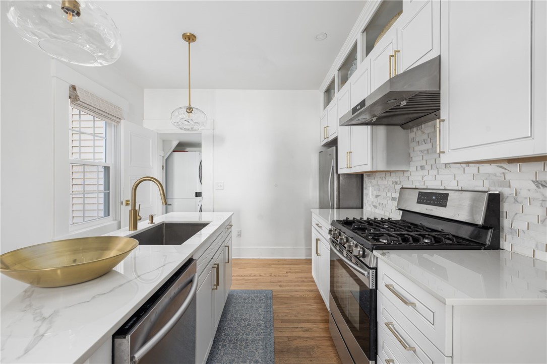 17 Old Beach Road Newport, RI 02840 - Photo 16 of 40