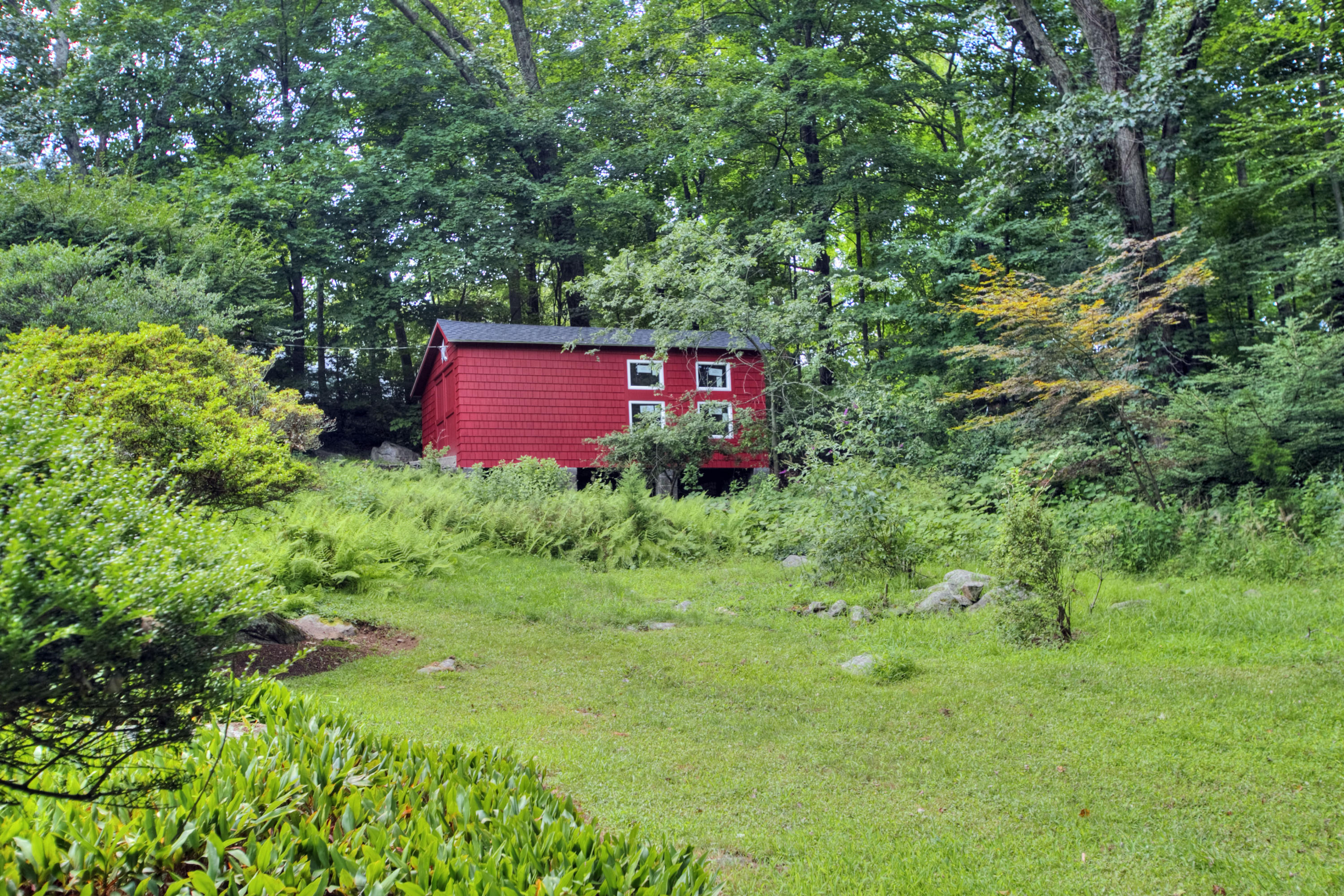 1006 Silvermine Road New Canaan, CT 06840 - Photo 36 of 39 a view of a back yard