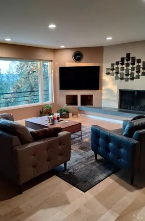 $1,895,000 | 460 Bella Vista Drive, Angwin, CA 94508