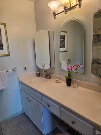 $1,595,000 | 460 Bella Vista Drive, Angwin, CA 94508