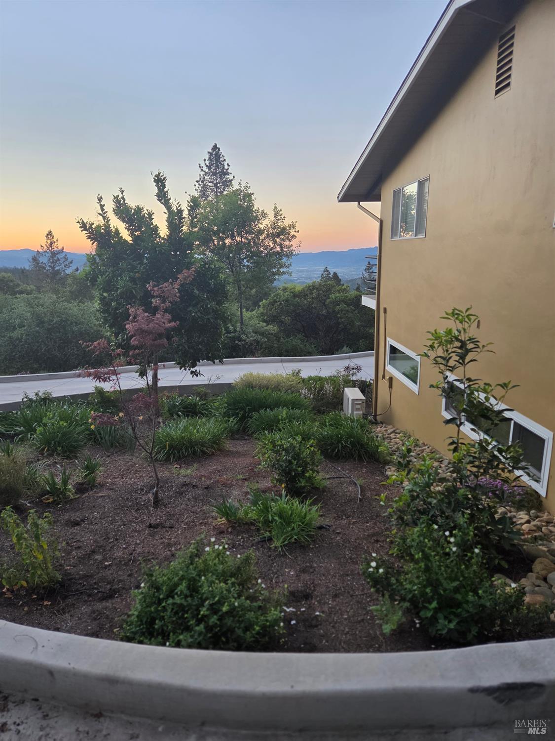 460 Bella Vista Drive Angwin, CA 94508 - Photo 7 of 73 a backyard of a house with lots of green space