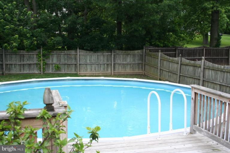 5727 Van Dyke Road Baltimore, MD 21206 - Photo 14 of 21 Wonderful backyard
