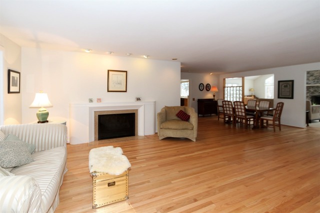 701 Milton Road Inverness, IL 60067 - Photo 3 of 25 Gallery Image 3
