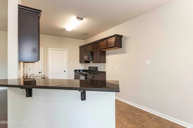 $2,100 | 132 Timber Edge Drive, Youngsville, LA 70592