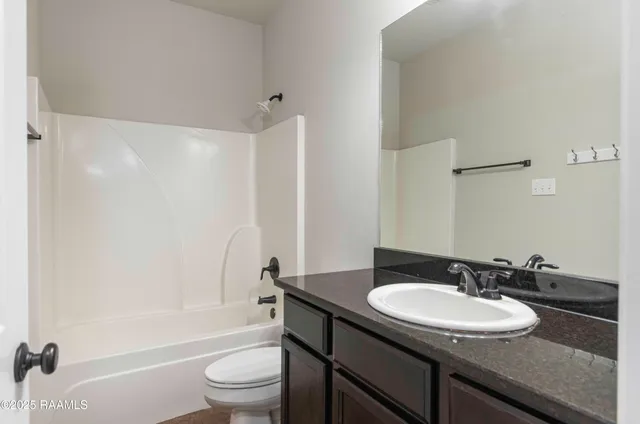 $2,100 | 132 Timber Edge Drive, Youngsville, LA 70592