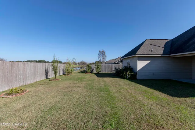 $2,100 | 132 Timber Edge Drive, Youngsville, LA 70592