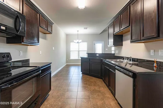 $2,100 | 132 Timber Edge Drive, Youngsville, LA 70592