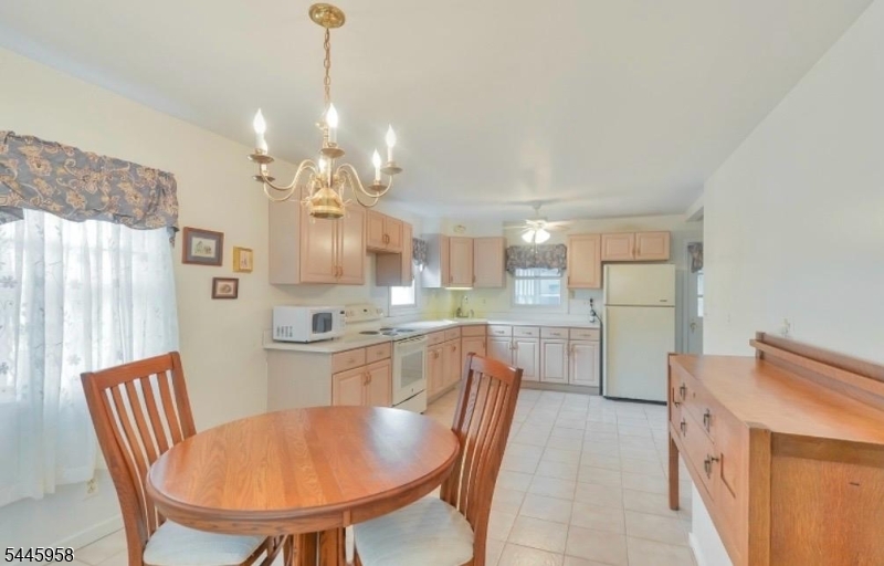 899 Green Pond Road Rockaway, NJ 07866 - Photo 3 of 18