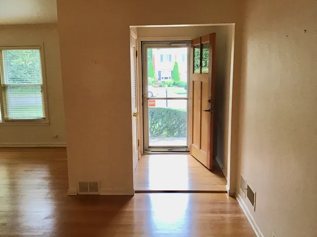 $679,000 | 9532 Springfield Avenue, Evanston, IL 60203